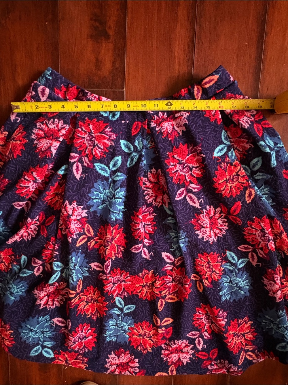 LuLaRoe Navy Knee Length Skirt with Red & Teal Floral Print - Picture 2 of 3